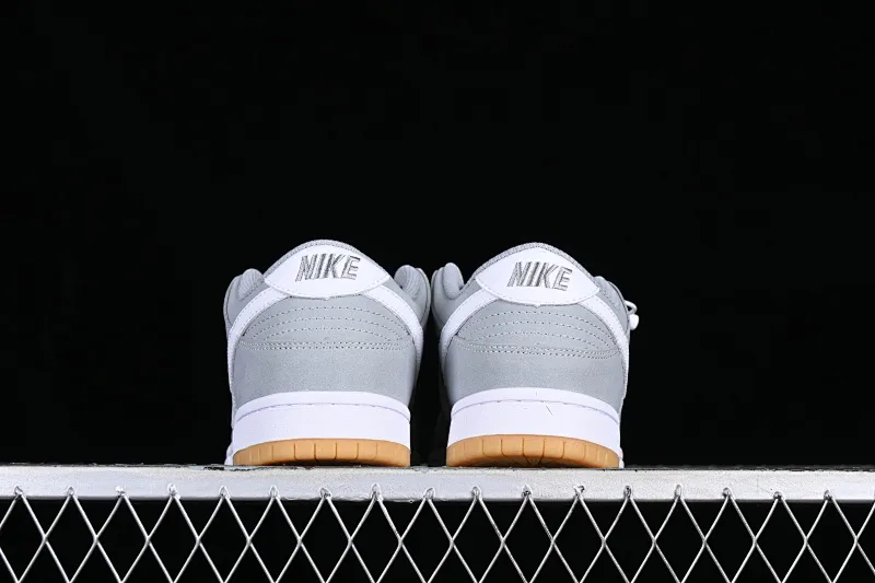 All Categories Nk SB Dunk Series Nk SB Dunk Low Low-top sneakers Cost-effective version Nk SB Dunk Low "Grey Gum" gray raw rubber SB low-top casual sneakers DV5464-001